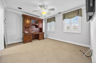 209 Windwatch Dr, Hauppauge, NY 11788 - Photo 32