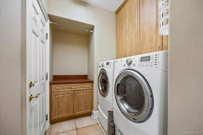 209 Windwatch Drive, Hauppauge, NY 11788 - Photo 24