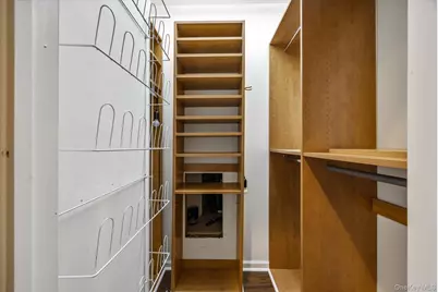 209 Windwatch Drive, Hauppauge, NY 11788 - Photo 22