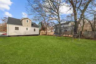 78 Carr Ln, Coram, NY 11727 - Photo 20