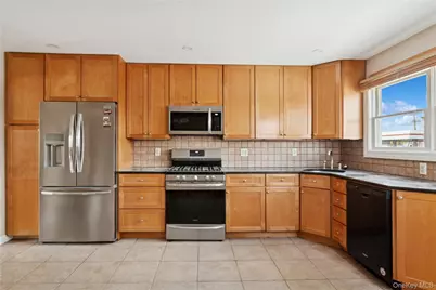 4274 Broadway, Island Park, NY 11558 - Photo 10