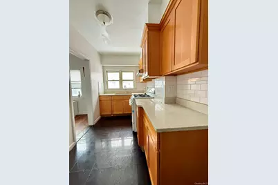 60-46 83rd Place, Middle Village, NY 11379 - Photo 4