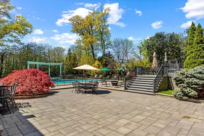 10 Hemlock Drive, Great Neck, NY 11024 - Photo 36