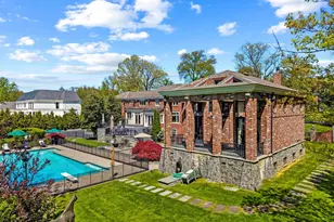 10 Hemlock Dr, Great Neck, NY 11024 - Photo 40