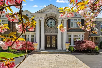 10 Hemlock Drive, Great Neck, NY 11024 - Photo 2