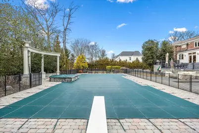 10 Hemlock Drive, Great Neck, NY 11024 - Photo 38