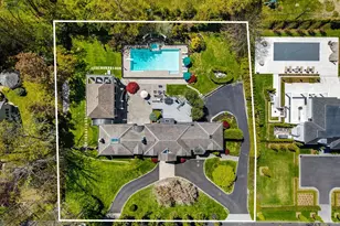 10 Hemlock Dr, Great Neck, NY 11024 - Photo 44