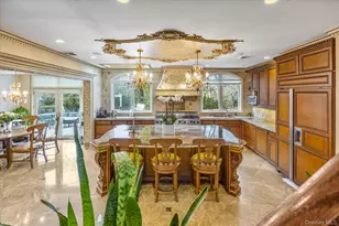 10 Hemlock Dr, Great Neck, NY 11024 - Photo 20