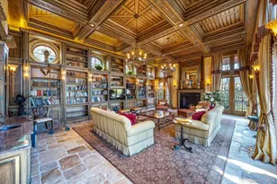 10 Hemlock Dr, Great Neck, NY 11024 - Photo 14