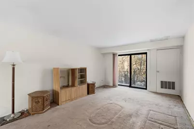 19 Newbrook #19, Bay Shore, NY 11706 - Photo 8