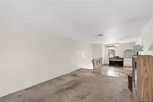 19 Newbrook, Bay Shore, NY 11706 - Photo 10