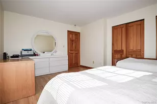 25 Westbury Ave, Plainview, NY 11803 - Photo 28