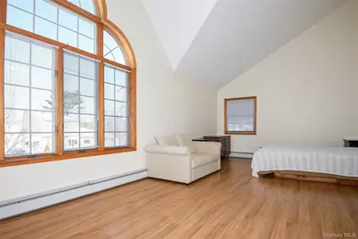 25 Westbury Avenue, Plainview, NY 11803 - Photo 22