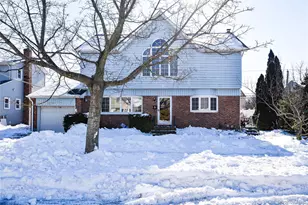 25 Westbury Ave, Plainview, NY 11803 - Photo 2