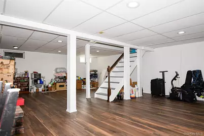 25 Westbury Avenue, Plainview, NY 11803 - Photo 28