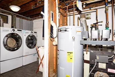 25 Westbury Avenue, Plainview, NY 11803 - Photo 30