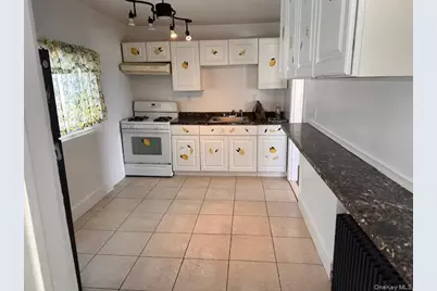 122 Cornelius Street, Freeport, NY 11520 - Photo 4