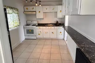 122 Cornelius St, Freeport, NY 11520 - Photo 4