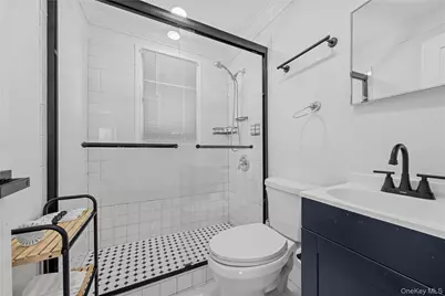 92 Washington Avenue, Deer Park, NY 11729 - Photo 18