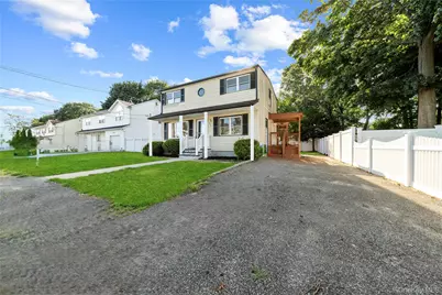 92 Washington Avenue, Deer Park, NY 11729 - Photo 2