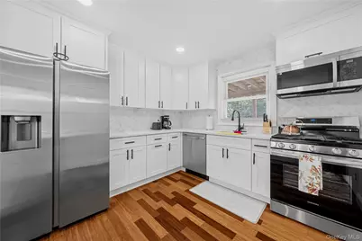 92 Washington Avenue, Deer Park, NY 11729 - Photo 16