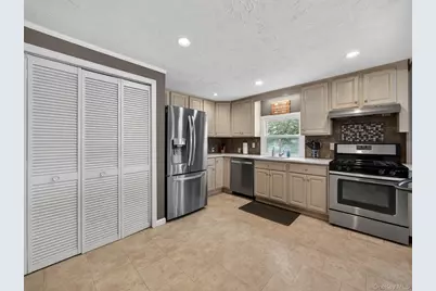 7 Staubitz Avenue, Pearl River, NY 10965 - Photo 16