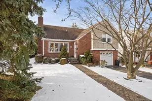 4626 Concord Ave, Great Neck, NY 11020 - Photo 2