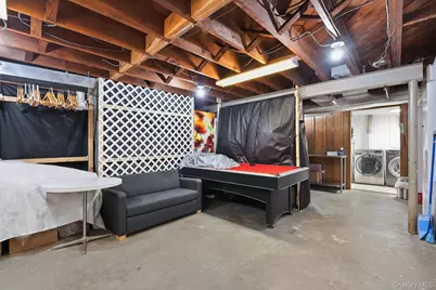 46-26 Concord Avenue, Great Neck, NY 11020 - Photo 22