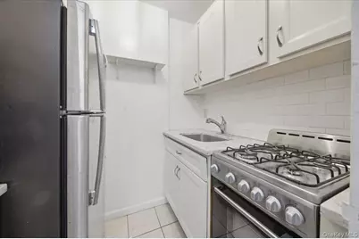 2244 Bronx Park E #3E, Bronx, NY 10467 - Photo 6