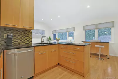 97 Winding Brook Road, New Rochelle, NY 10804 - Photo 10