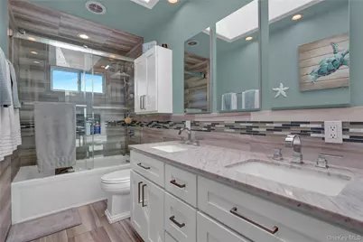 98 Kingsland Avenue, West Islip, NY 11795 - Photo 16