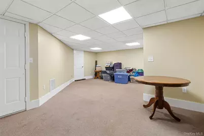 6205 Alvahs Lane, Cutchogue, NY 11935 - Photo 20