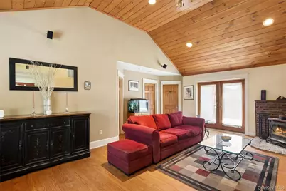 6205 Alvahs Lane, Cutchogue, NY 11935 - Photo 6