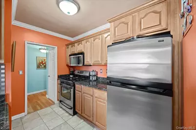 440 Warburton Avenue #3E, Yonkers, NY 10701 - Photo 4