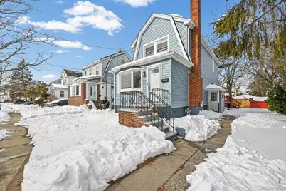 6 Pershing Avenue, Valley Stream, NY 11581 - Photo 2