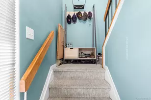 7 Woods Brooke Ln, Yorktown Heights, NY 10598 - Photo 2