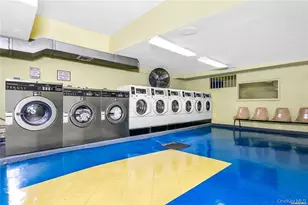 139-15 83rd Ave, Briarwood, NY 11435 - Photo 10