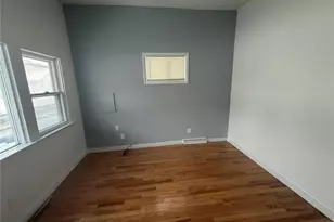 726 Jersey Ave, Greenwood Lake, NY 10925 - Photo 4