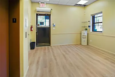 16040 78th Road #200, Fresh Meadows, NY 11366 - Photo 4