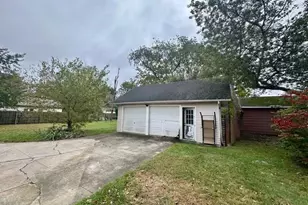 90 E Roe Blvd, Patchogue, NY 11772 - Photo 22