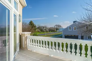 130 Wampum Ln, West Islip, NY 11795 - Photo 26