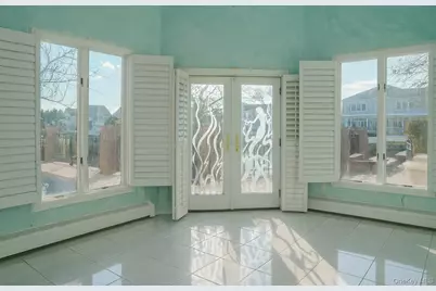 130 Wampum Lane, West Islip, NY 11795 - Photo 16