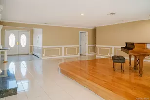 130 Wampum Ln, West Islip, NY 11795 - Photo 10