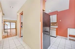 117 Laurel Ln, Wantagh, NY 11793 - Photo 16