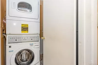 117 Laurel Lane, Wantagh, NY 11793 - Photo 24