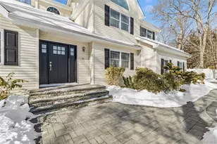 41 Locust Dr, Nesconset, NY 11767 - Photo 6