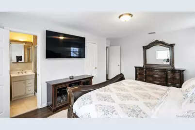 2043 Ripley, Merrick, NY 11566 - Photo 24