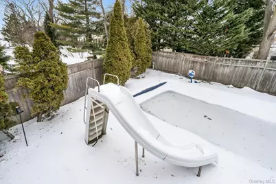 2043 Ripley, Merrick, NY 11566 - Photo 36