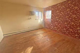 192 Ferraris St, Copiague, NY 11726 - Photo 14