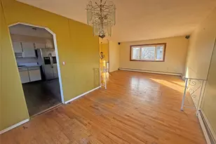 192 Ferraris St, Copiague, NY 11726 - Photo 8